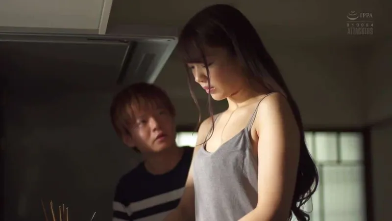 Người tình của chị gái làm tình cô em bà xã đang buồn bã vì thất tình