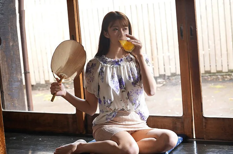 Mùa hè buồn chán ở quê làm tình bà xã nhà cạnh bên thiếu thốn vì lấy chồng già