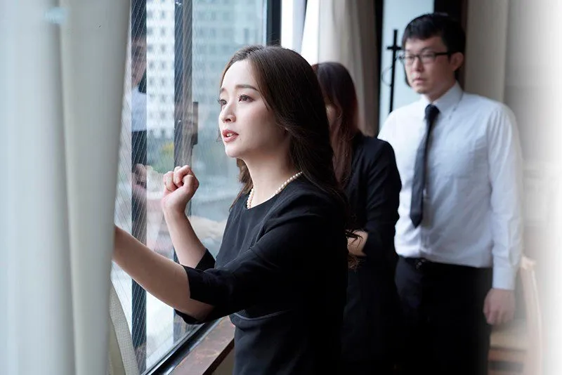 Chồng yêu mất 3 năm, mẹ kế trẻ tìm đến con anh xã giải tỏa thiếu thốn