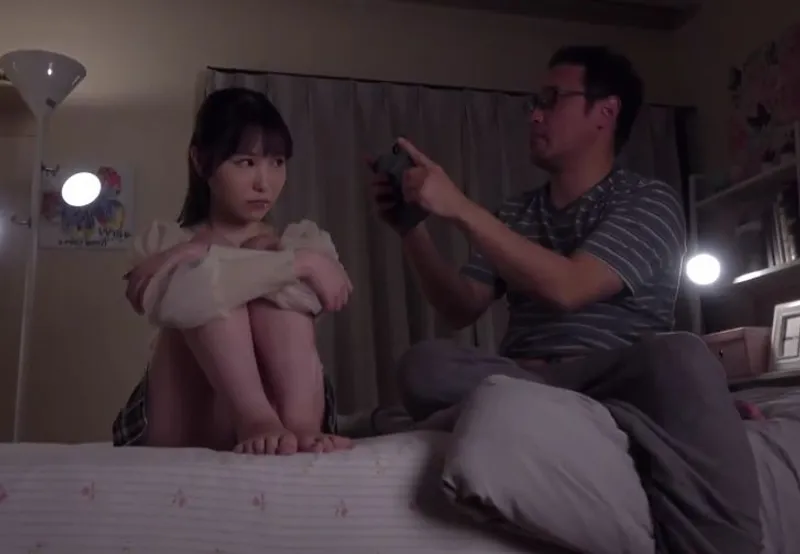 Mẹ tái hôn, công chúa khốn khổ bị bố dượng đâm cả lỗ trên lẫn lỗ dưới