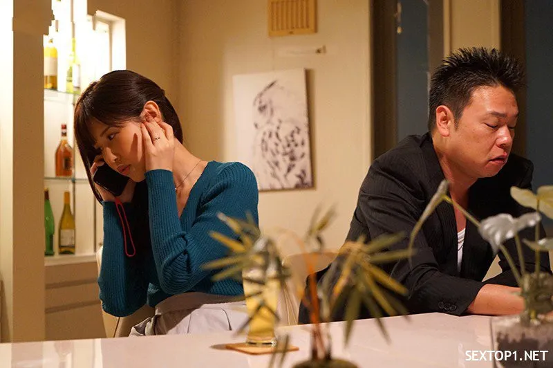 Gã chồng yếu, người vợ tìm đến cô bạn gái củ