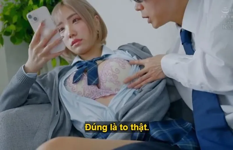 Nữ sinh băng giá chỉ đòi tiền bạc, chàng trai muốn làm gì với em cũng được.