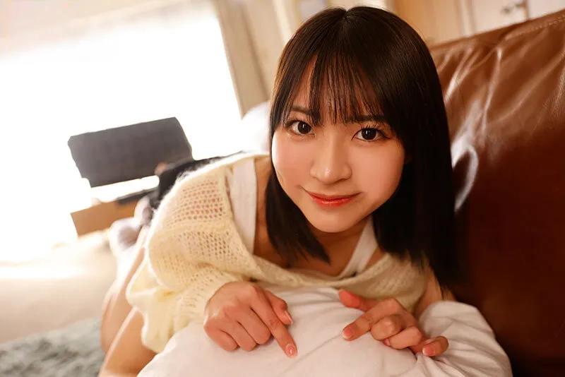 Chị gái lần đầu có người yêu còn nhiều ngỡ ngàng nên mượn cò thằng em tập trước